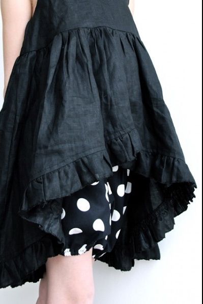 black linen dress from La Princesse au Petit Pois